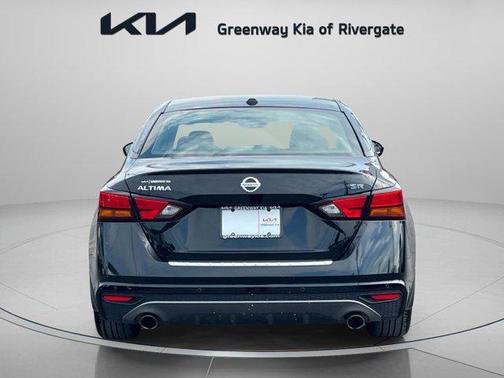 2022 Nissan Altima SR FWD