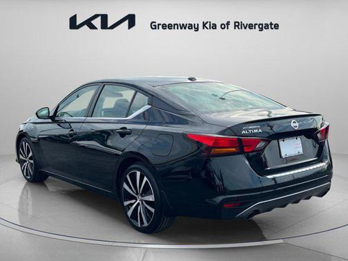 2022 Nissan Altima SR FWD