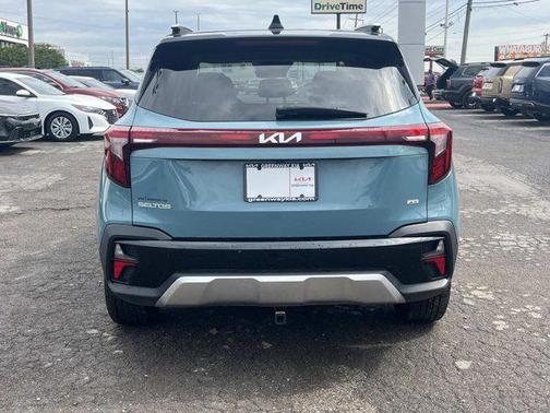 Pluton Blue/Black Roof 2024 Kia Seltos S