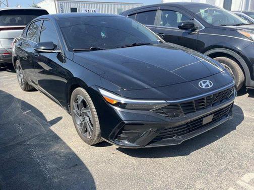 Abyss Black 2024 Hyundai ELANTRA Limited
