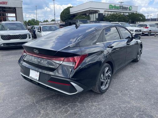 Abyss Black 2024 Hyundai ELANTRA Limited
