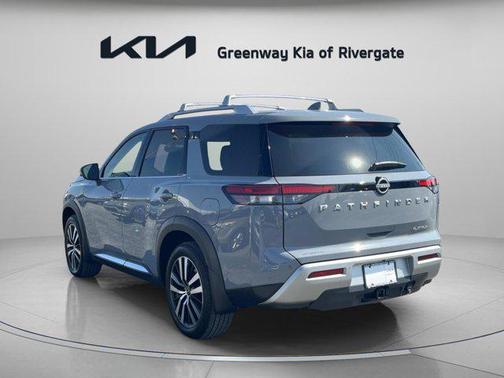 2024 Nissan Pathfinder Platinum FWD