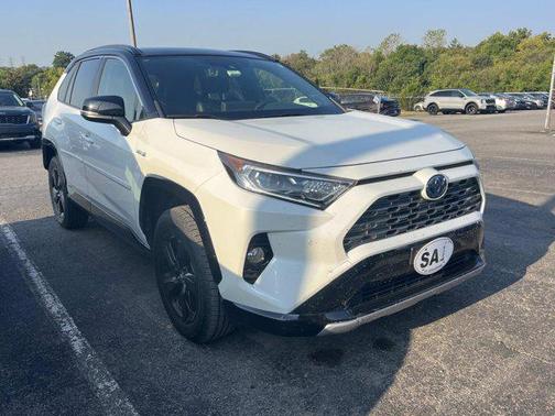2019 Toyota RAV4 Hybrid SE