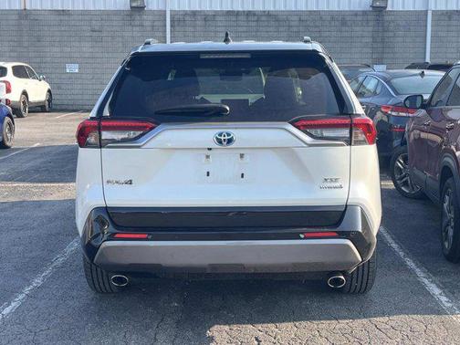 2019 Toyota RAV4 Hybrid SE