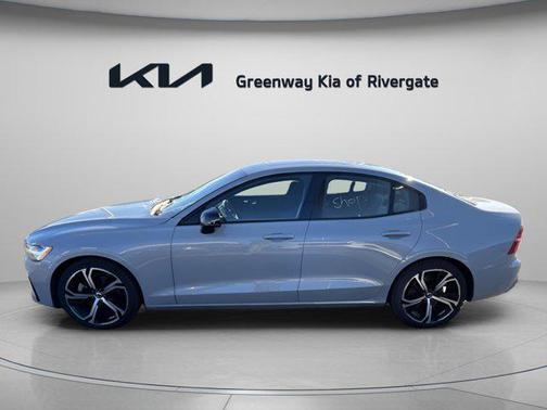 2024 Volvo S60 B5 Core Dark Theme