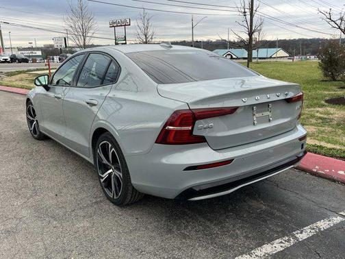 2024 Volvo S60 B5 Core Dark Theme