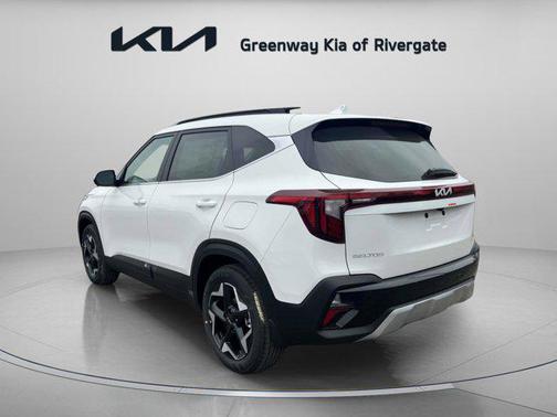 Snow White Pearl 2026 Kia Seltos EX