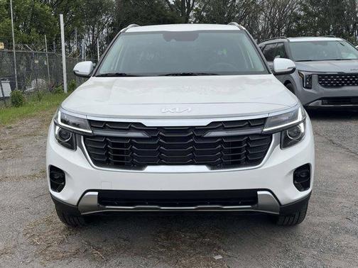 Snow White Pearl 2026 Kia Seltos EX