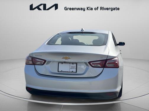 Silver Ice Metallic 2021 Chevrolet Malibu FWD LT