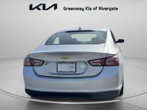 Silver Ice Metallic 2021 Chevrolet Malibu FWD LT