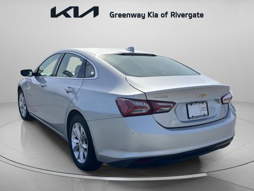 Silver Ice Metallic 2021 Chevrolet Malibu FWD LT