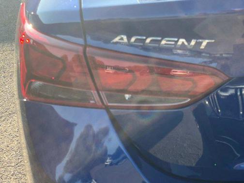 2020 Hyundai Accent SE