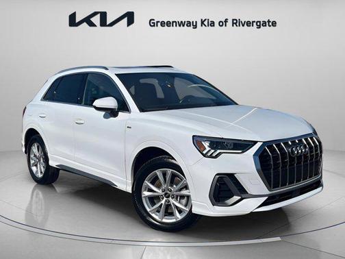 2024 Audi Q3 Premium 45 TFSI S line quattro Tiptronic
