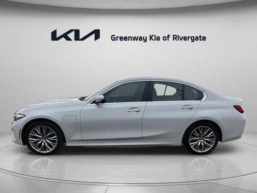 2024 BMW 330e xDrive