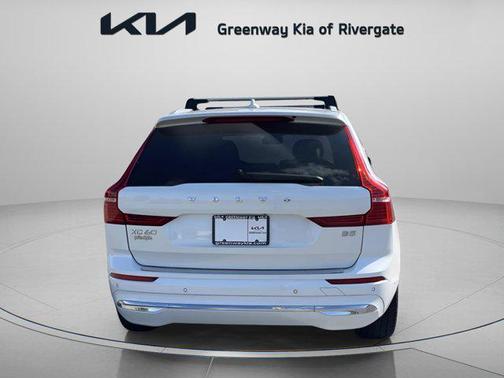 2023 Volvo XC60 B5 Ultimate Bright Theme