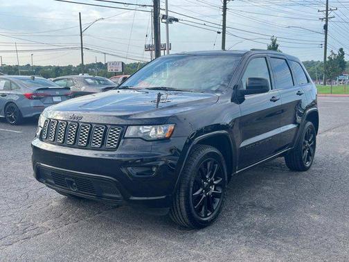 2022 Jeep Grand Cherokee Laredo