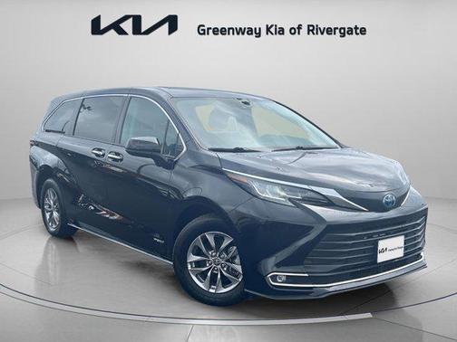 2021 Toyota Sienna XLE 7 Passenger