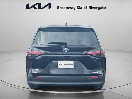 2021 Toyota Sienna XLE 7 Passenger