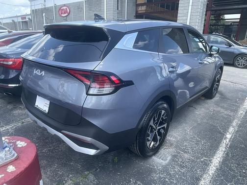 Everlasting Silver 2024 Kia Sportage EX