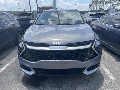 Everlasting Silver 2024 Kia Sportage EX