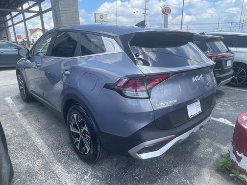 Everlasting Silver 2024 Kia Sportage EX