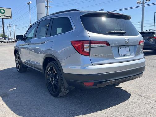 Silver Metallic 2022 Honda Pilot AWD Special Edition