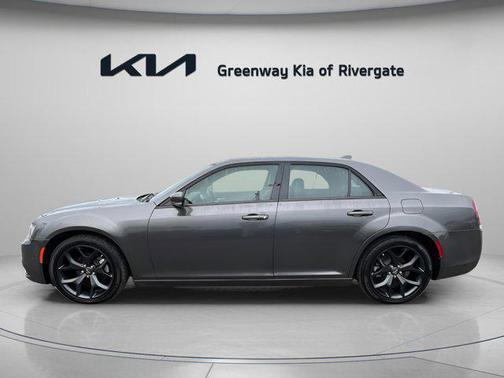 2022 Chrysler 300 S