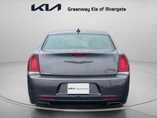2022 Chrysler 300 S