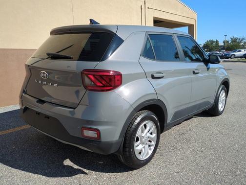 2021 Hyundai VENUE SE
