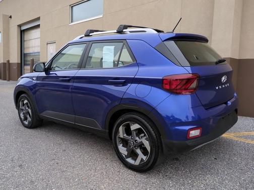 2023 Hyundai VENUE Limited