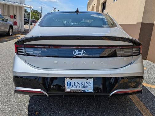 2025 Hyundai SONATA Hybrid Limited