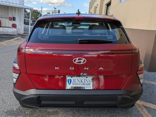 2026 Hyundai KONA SE