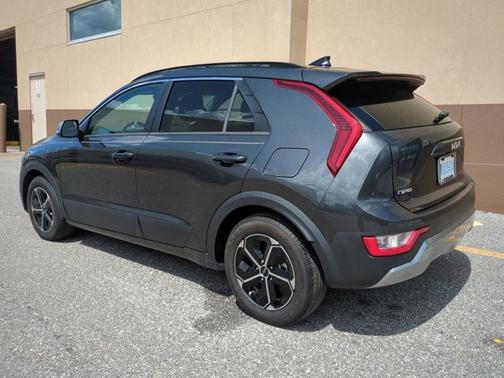 2023 Kia Niro EX