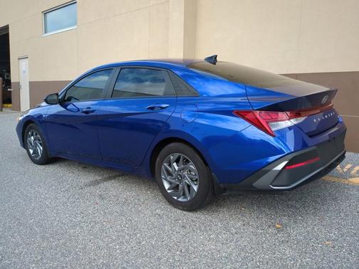 2024 Hyundai ELANTRA HEV Blue