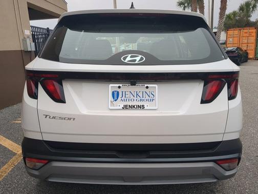2025 Hyundai TUCSON SE