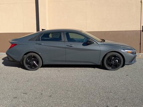 2026 Hyundai ELANTRA HEV SEL Sport