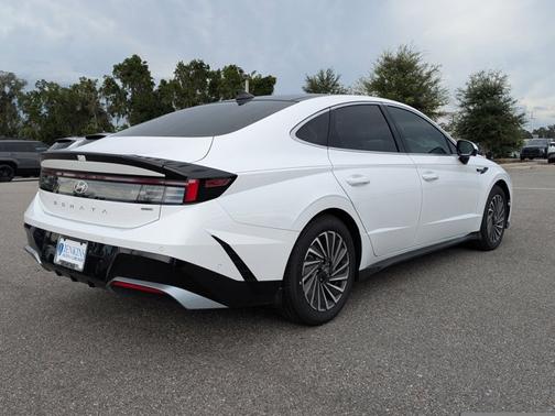 2025 Hyundai SONATA Hybrid Limited