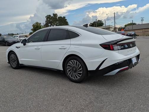 2025 Hyundai SONATA Hybrid Limited
