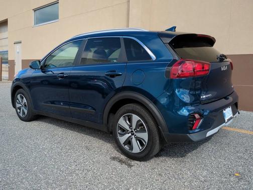 2022 Kia Niro LX