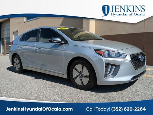 2022 Hyundai IONIQ Hybrid SE