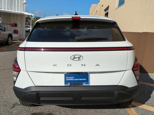 2025 Hyundai KONA SE