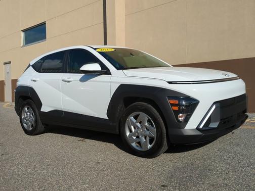 2025 Hyundai KONA SE