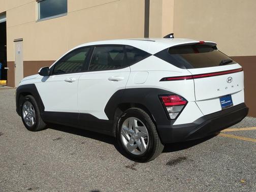 2025 Hyundai KONA SE