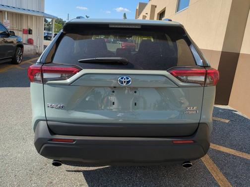 2021 Toyota RAV4 Hybrid XLE Premium