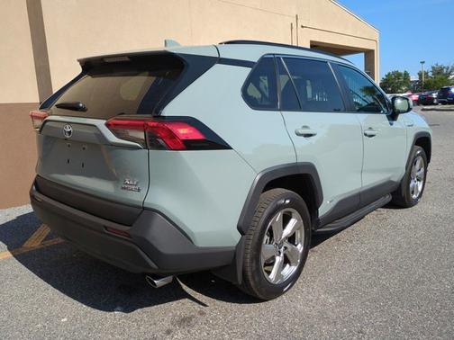 2021 Toyota RAV4 Hybrid XLE Premium