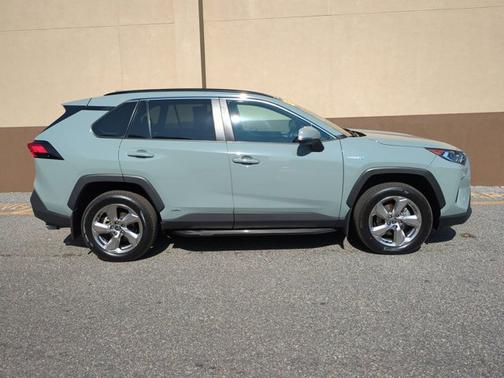 2021 Toyota RAV4 Hybrid XLE Premium