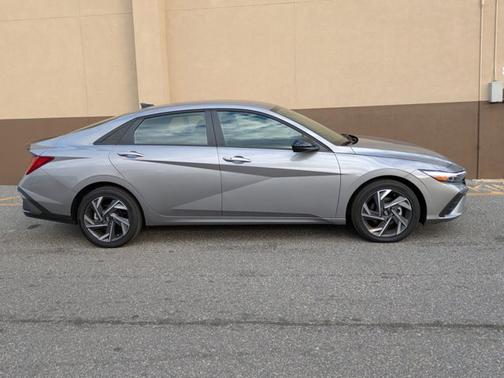 2025 Hyundai ELANTRA HEV Blue