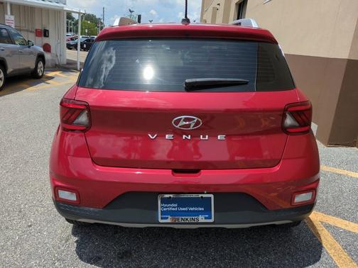 2023 Hyundai VENUE SEL