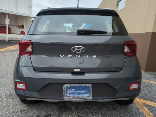 2024 Hyundai VENUE Limited