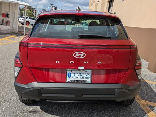 2025 Hyundai KONA SE